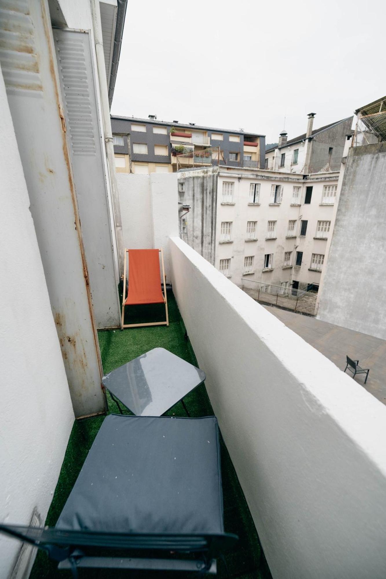 Verdant Oasis - Proche Du Centre - Wifi Gratuit - Parking A Proximite Lourdes Bagian luar foto