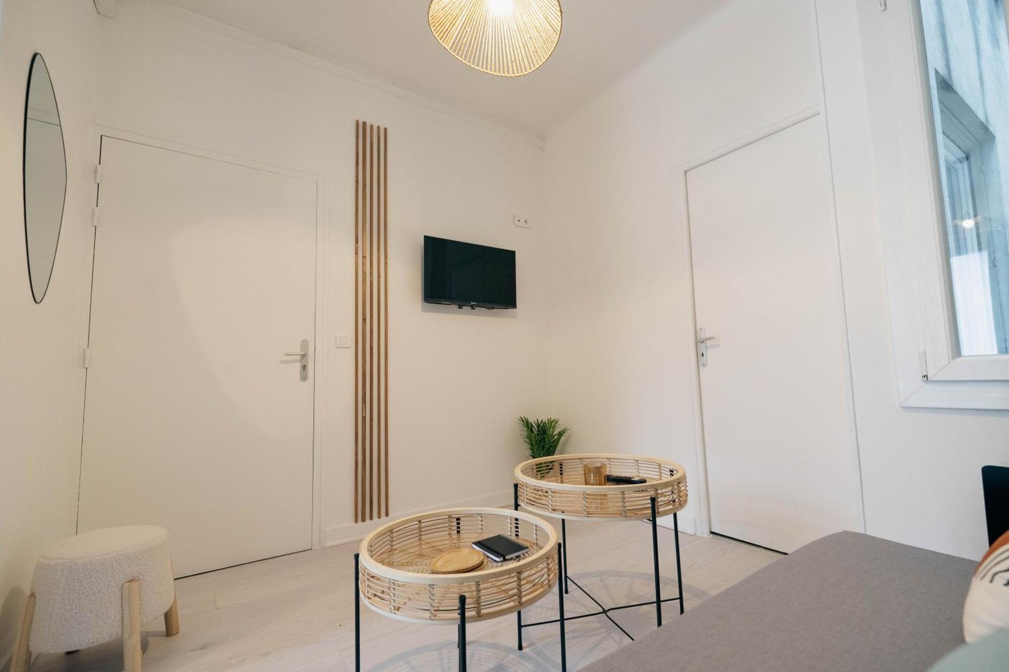 Verdant Oasis - Proche Du Centre - Wifi Gratuit - Parking A Proximite Lourdes Bagian luar foto